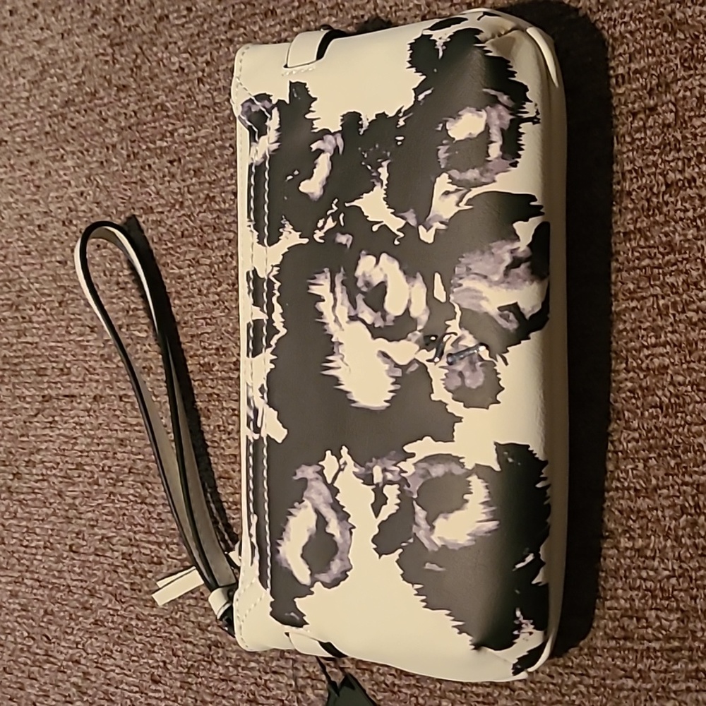 SIMPLY VERA VERAWANG WOMEN'S VEGAN LEATHER WRISTLET - Picture 4 of 14